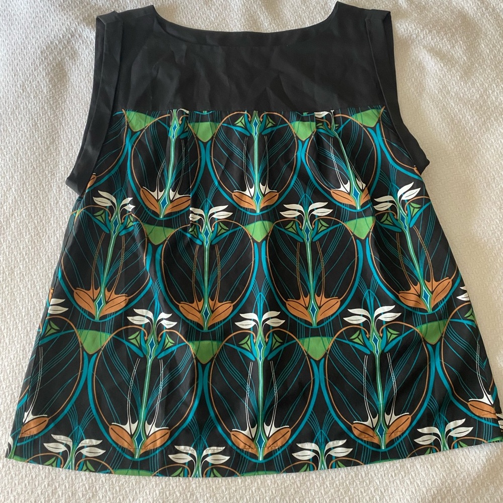 Great print, sleeveless top
